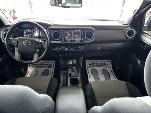 Used 2020 Toyota Tacoma TRD Sport image 19