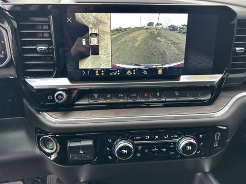 Used 2026 GMC Sierra 2500 SLT w/ SLT Premium Package image 27