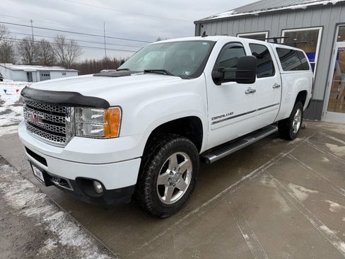 Used 2013 GMC Sierra 2500 Denali w/ Suspension Package, Off-Road image 5