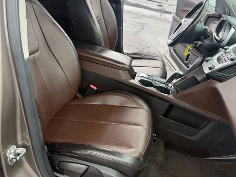 Used 2011 Chevrolet Equinox LT w/ Chrome Appearance Package image 22