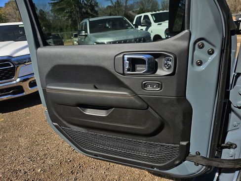 New 2025 Jeep Gladiator Mojave AWD/4WD image 10