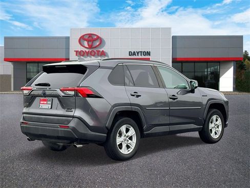 Used 2021 Toyota RAV4 XLE image 4