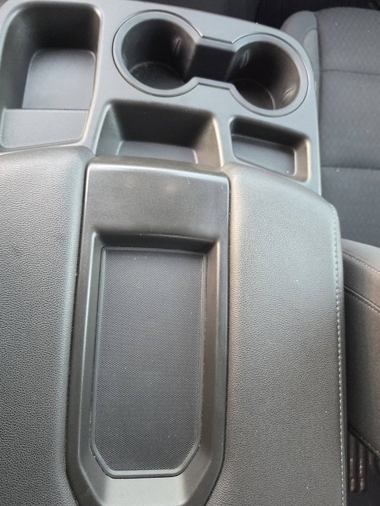 Used 2022 Chevrolet Silverado 1500 LT AWD/4WD image 9