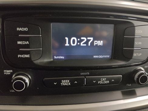 Used 2018 Kia Sorento FWD V6 image 25