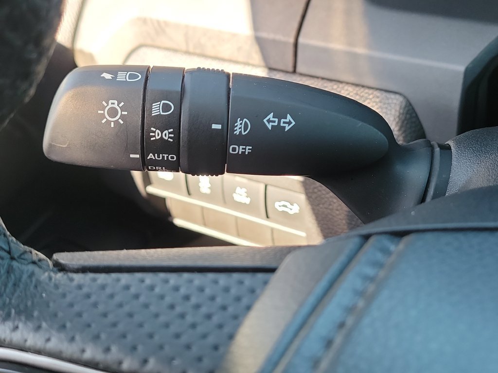 Used 2025 Toyota Tacoma Limited AWD/4WD image 11