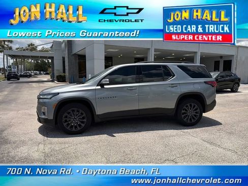Used 2023 Chevrolet Traverse RS FWD image 4
