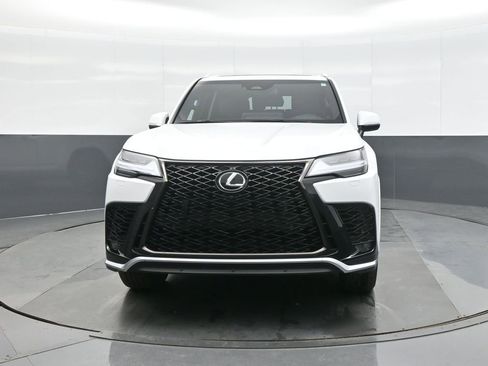 Used 2026 Lexus LX 600 F Sport image 2