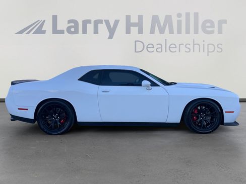 Used 2015 Dodge Challenger SRT Hellcat image 6
