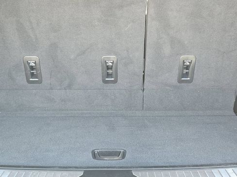 Used 2024 Chevrolet Tahoe Premier AWD/4WD image 34