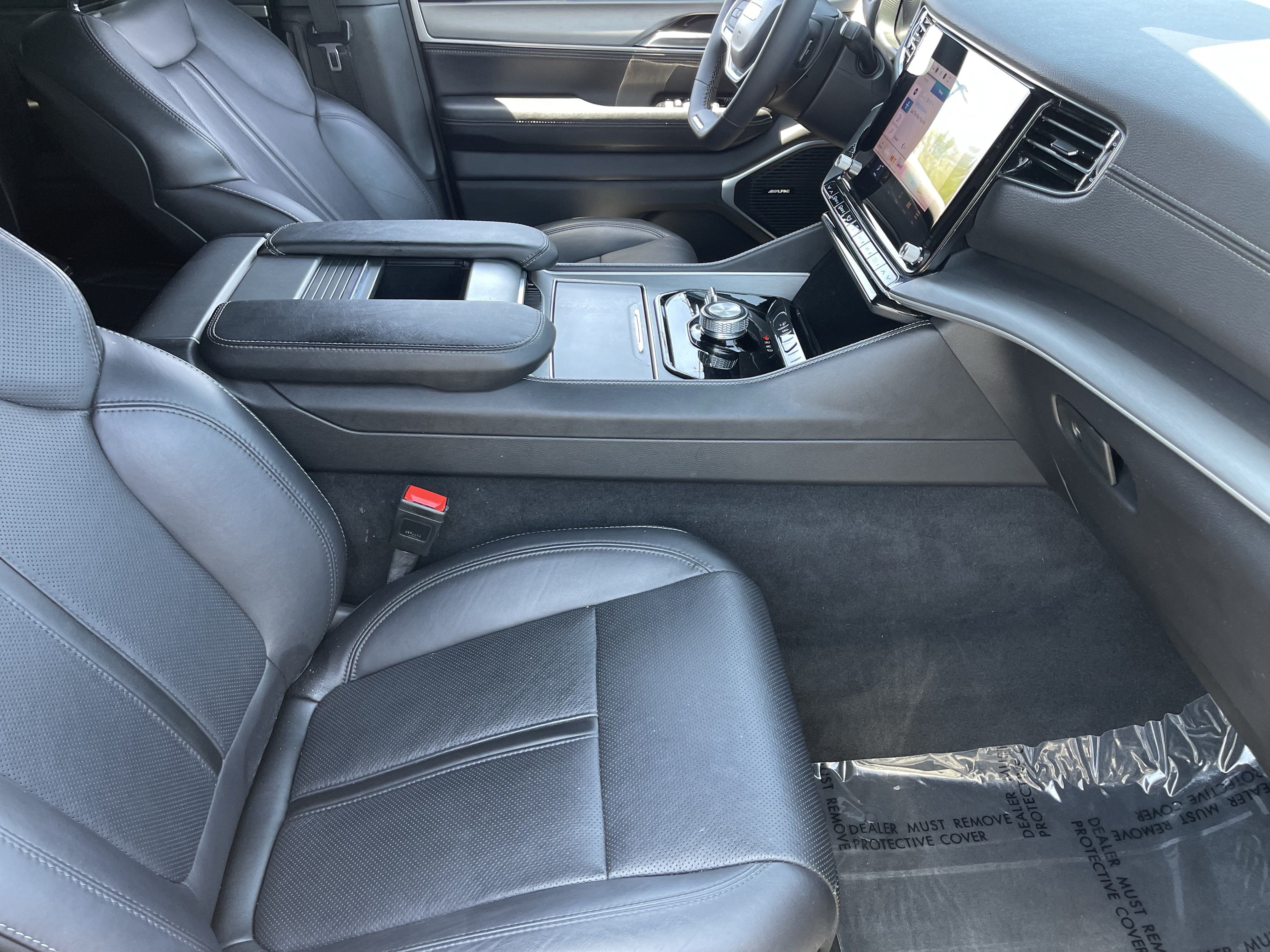 Certified 2025 Jeep Wagoneer Series II AWD/4WD image 11