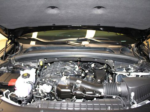 New 2025 Jeep Grand Cherokee Laredo X w/ Luxury Tech Group I image 38