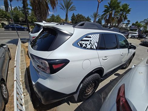 Used 2021 Subaru Outback Premium AWD/4WD image 2