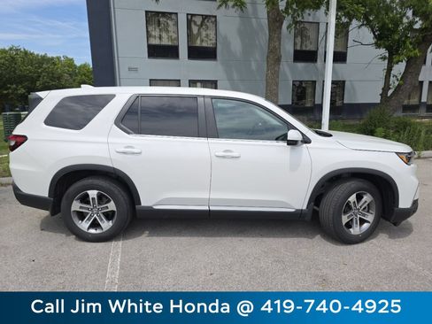 Certified 2024 Honda Pilot EX-L image 17