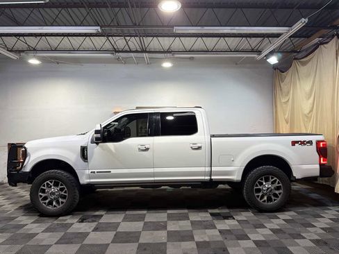 Used 2021 Ford F250 Lariat w/ Lariat Ultimate Package AWD/4WD image 2