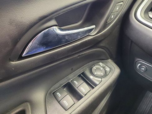 Used 2018 Chevrolet Equinox LT FWD image 27