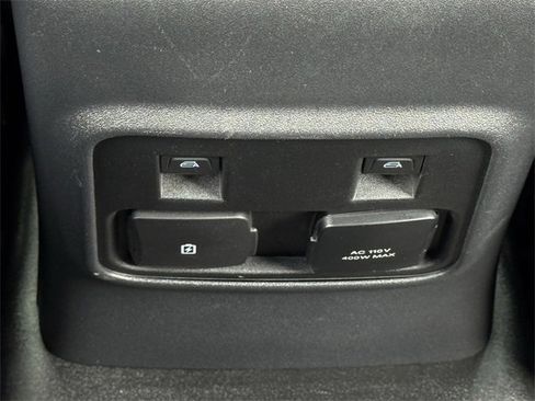 Used 2023 Ford Bronco Badlands image 28