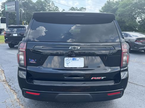 Used 2024 Chevrolet Suburban RST AWD/4WD image 6