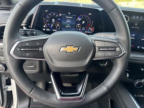 Used 2025 Chevrolet Suburban Premier AWD/4WD image 15