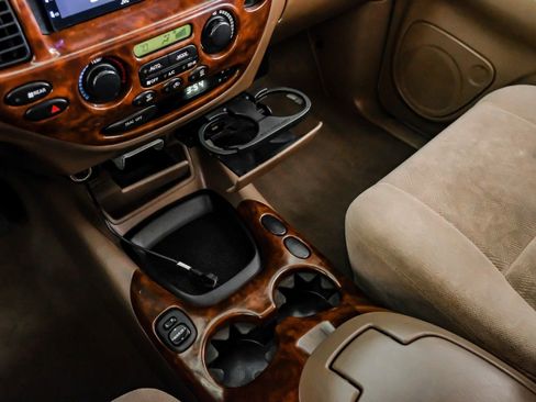 Used 2004 Toyota Sequoia SR5 image 23