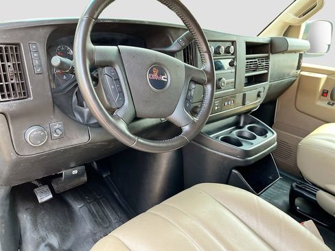Used 2023 GMC Savana 3500 Extended w/ Driver Convenience Package RWD image 9