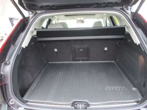 Certified 2023 Volvo XC60 B5 Plus w/ Climate Package image 14