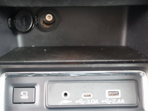 Certified 2025 Subaru Ascent Bronze Edition image 21