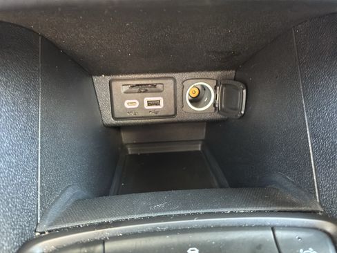 Used 2023 Chevrolet Bolt LT FWD image 33