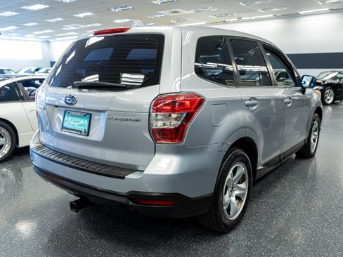 Used 2016 Subaru Forester 2.5i AWD/4WD image 6