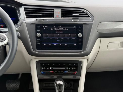 Certified 2023 Volkswagen Tiguan SE AWD/4WD image 12