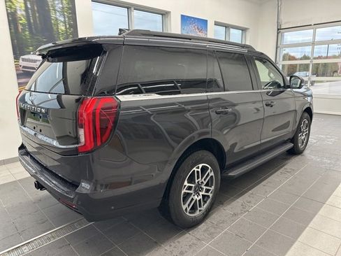 New 2025 Ford Expedition Active image 11