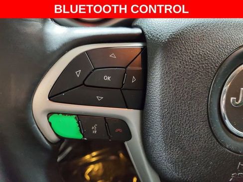 Used 2018 Jeep Cherokee Trailhawk image 13