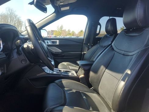 Used 2022 Ford Explorer ST w/ Equipment Group 401A AWD/4WD image 9