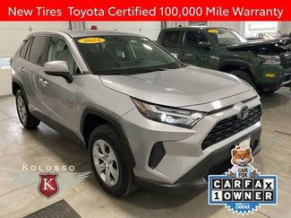 Used 2023 Toyota RAV4 LE video 1