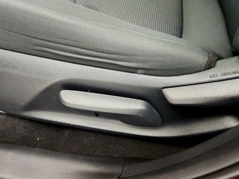 Used 2020 Toyota RAV4 LE FWD image 12