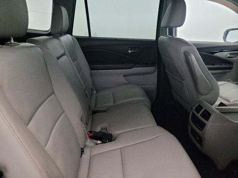 Used 2016 Honda Pilot Touring image 19