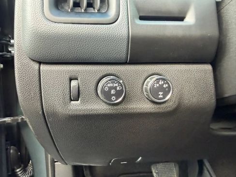 Used 2015 Chevrolet Colorado Z71 AWD/4WD image 16