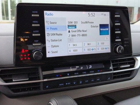 Certified 2024 Toyota Sienna XLE FWD image 12