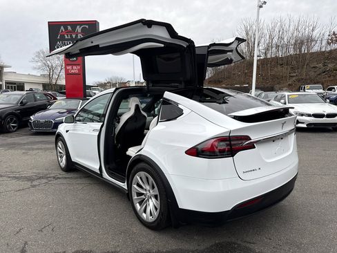 Used 2016 Tesla Model X 60D image 14