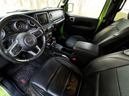 Used 2019 Jeep Wrangler Unlimited Sahara w/ Uconnect 4C Nav & Sound Group image 24