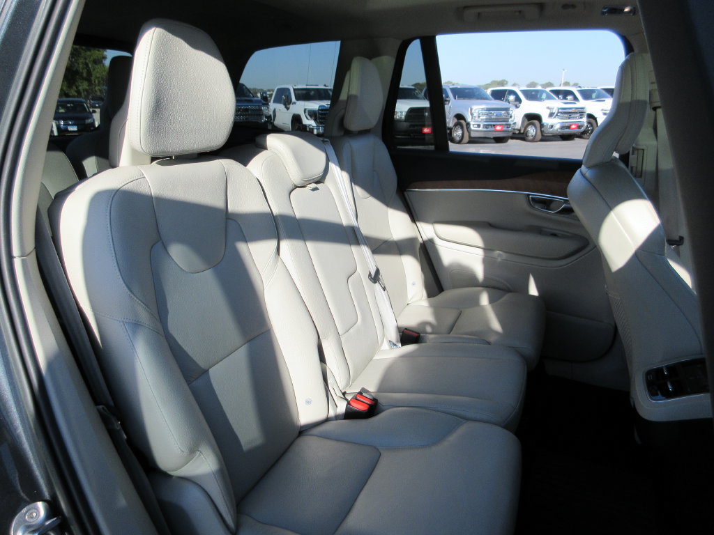 Used 2022 Volvo XC90 T6 Momentum w/ Advanced Package AWD/4WD image 24