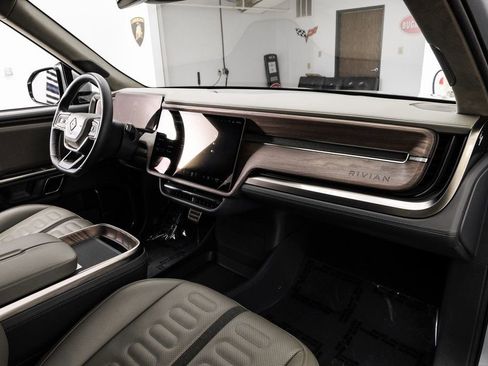 Used 2022 Rivian R1T Launch Edition image 20