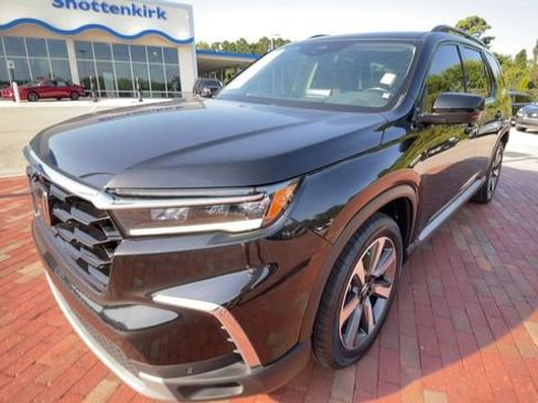 Used 2025 Honda Pilot Elite image 5