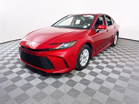 Certified 2025 Toyota Camry LE image 3
