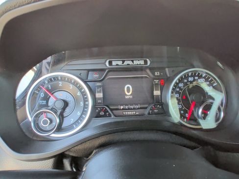 Used 2019 RAM 1500 Laramie AWD/4WD image 7