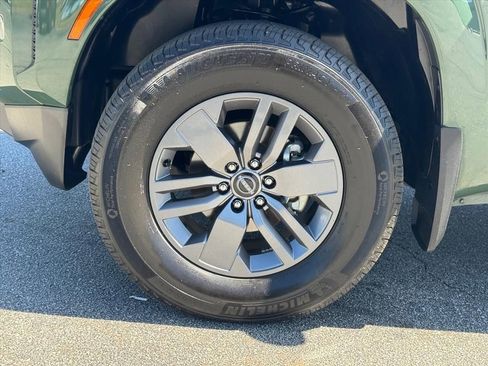 Certified 2024 Nissan Frontier SV w/ SV Convenience Package RWD image 9
