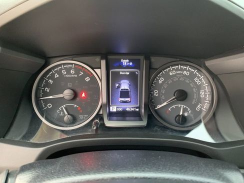 Used 2022 Toyota Tacoma SR5 image 30