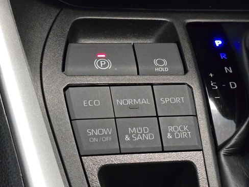 Certified 2023 Toyota RAV4 LE AWD/4WD image 16