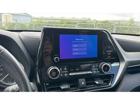 Certified 2025 Toyota Highlander LE FWD image 28