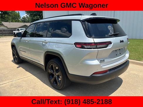 Used 2024 Jeep Grand Cherokee L Altitude AWD/4WD image 8