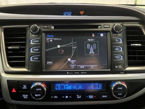 Certified 2019 Toyota Highlander XLE AWD/4WD image 21